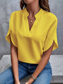 Chic Women's Blouse in Flowing Fabric