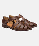 Fashionable sandals with straps and an elegant cut