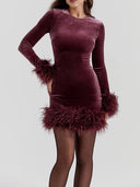 Chic Long-Sleeved Mini Dress with Flattering Silhouette