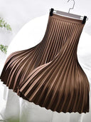 Chic Women’s Pleated Skirt in Stylish Design