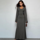 Chic Maxi Dress with Wide Sleeves and Ribbed Design