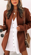 Chic Long Blazer with Stylish Pockets and Tailored Silhouette