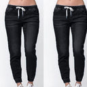 Women’s Stretchy Jogging Jeans with Elastic Waist and Handy Pockets
