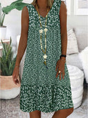 Chic Floral Patterned Women's Dress with Flowing Design