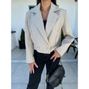 Chic Women's Cropped Blazer in Modern Style
