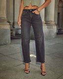 Chic High-Waist Jeans for Urban Fashion