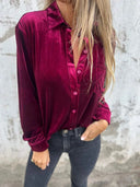 Chic Velvet Blouse with Classic Collar and Long Sleeves