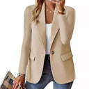 Chic Women's Blazer with Structured Design and Handy Pockets