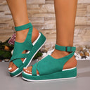 Chic Women's Platform Sandals with Stylish Strap Design