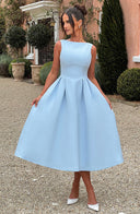 Chic Maxi Dress with Flared Sleeves and Flowing Skirt
