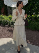 Chic Women's Blazer with Sophisticated Button Accents