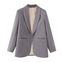 Chic Women's Blazer with Trendy Cut and Stylish Pockets
