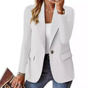 Chic Women's Blazer with Structured Design and Handy Pockets
