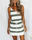 Chic Summer Dress with Pencil Waist and Handy Pockets