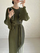 Chic Long Sleeve Pleated Maxi Dress