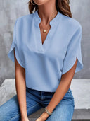 Chic Women's Blouse in Flowing Fabric