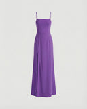 Chic Evening Dress with Flowing Skirt and Deep Slit