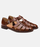 Fashionable sandals with straps and an elegant cut