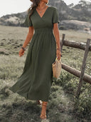 Chic Short-Sleeve Dress with Peter Pan Collar