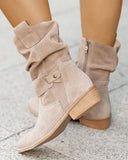 Wild ankle boots with low heel and zipper