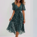 Chic Green Groovy Midi Dress with Short Sleeves