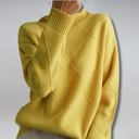 Linda - Cozy Turtleneck Knitwear for All Occasions