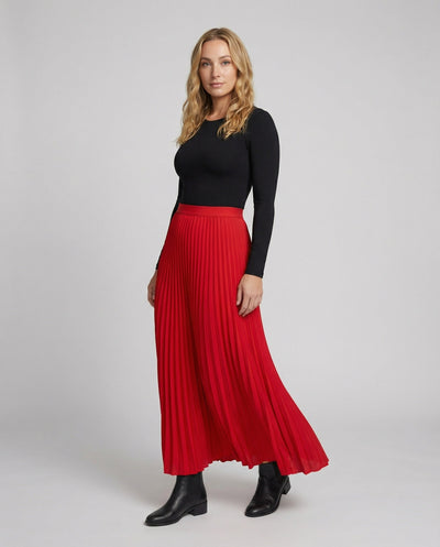 Chic Long Pleated Skirt for Any Occasion
