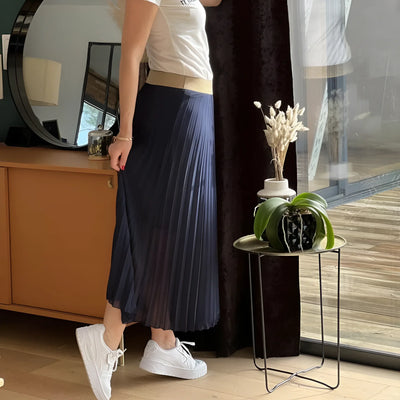 Chic Pleated Maxi Skirt for All Seasons