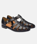 Fashionable sandals with straps and an elegant cut