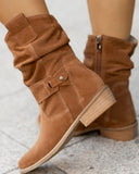 Wild ankle boots with low heel and zipper