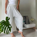 Glitter-Accented Jogging Pants for Stylish Athletes