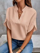 Chic Women's Blouse in Flowing Fabric