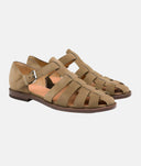 Fashionable sandals with straps and an elegant cut