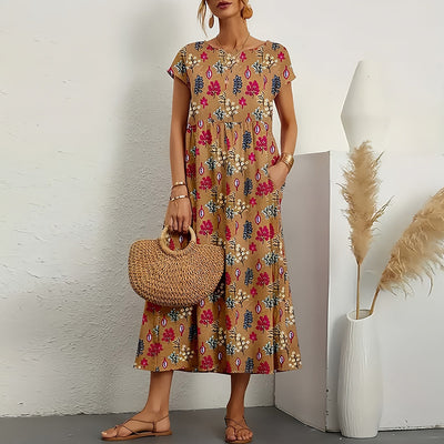 Chic Short-Sleeved Midi Dress with Round Neckline