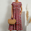 Chic Short-Sleeved Midi Dress with Round Neckline