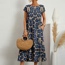 Chic Short-Sleeved Midi Dress with Round Neckline