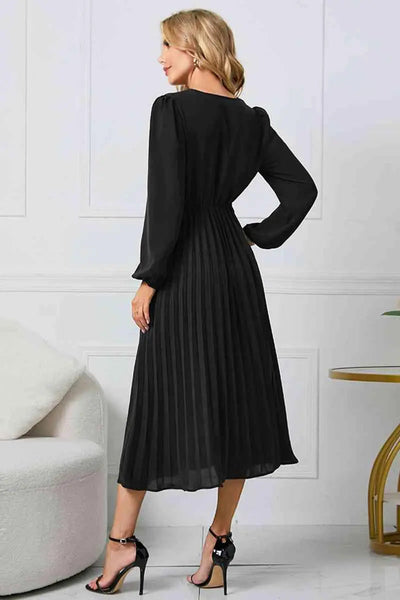 Chic Women's Pleated Dress for Any Occasion