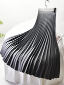 Chic Women’s Pleated Skirt in Stylish Design