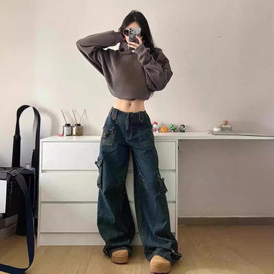 Stylish Women's Cargo Jeans with Functional Side Pockets