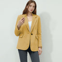 Chic Women's Blazer in Tailored Design