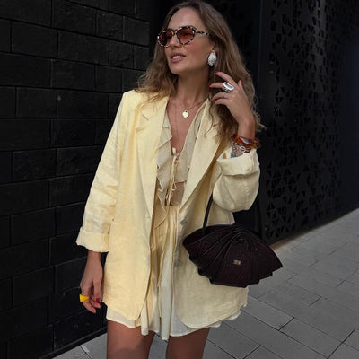 Chic Women's Blazer in Trendy Style