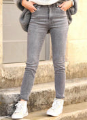 Vintage High-Waist Ankle-Length Women's Jeans