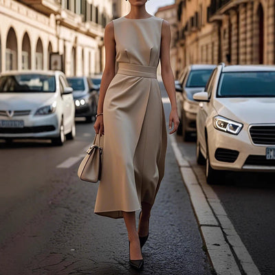 Chic Maxi Dress with Waist Belt and Flowing Design