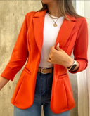 Chic Blazer with Refined Cut and Ample Pockets