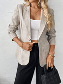 Chic Women's Blazer with Modern Cut and Stylish Pockets