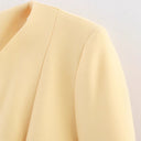 Chic Women's Blazer Jacket with Sophisticated Cut