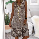 Chic Floral Patterned Women's Dress with Flowing Design