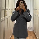 Chic Women's Blazer with Functional Pockets