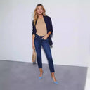 Chic Cropped Jeans for Women in Classic Style