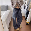 Chic Ladies' Carrot Pants in Stylish Check Print